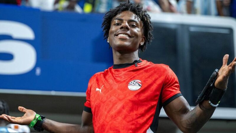 Fifa investiga torcedores argentinos por episódio de racismo contra influenciador