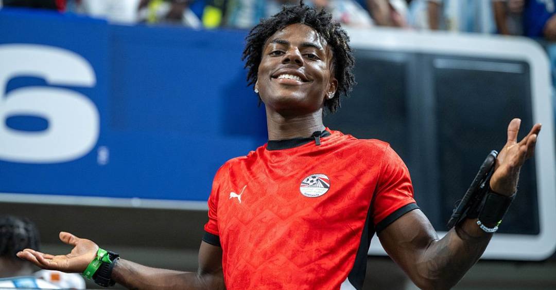 Fifa investiga torcedores argentinos por episódio de racismo contra influenciador