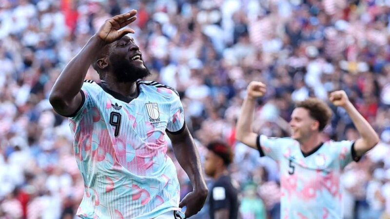 Sem cartões controversos, Bélgica goleia EUA e elimina última anfitriã da Copa