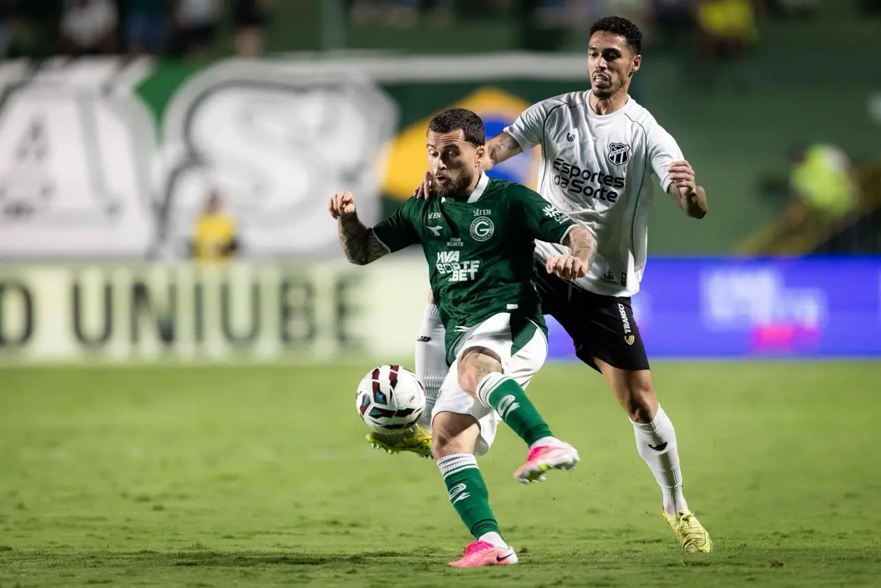 Goiás vence o Ceará na estreia de Mozart e volta a sorrir na Serrinha