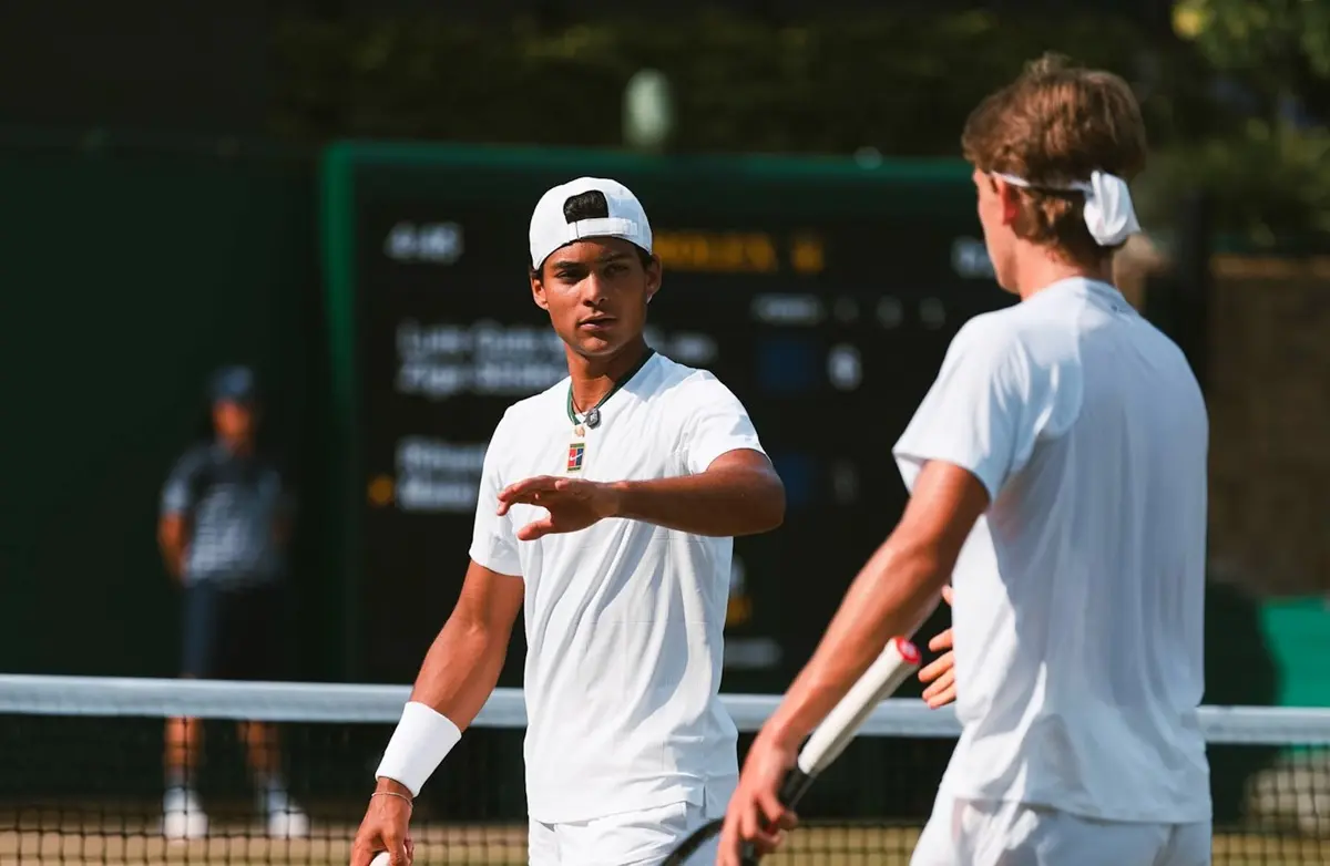 Guto Miguel conquista título de duplas em Wimbledon juvenil
