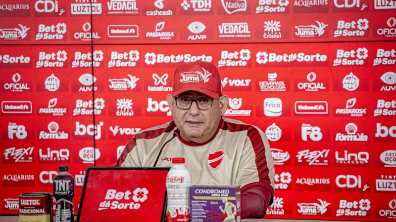 Guto elogia primeiro turno do Vila Nova, mas avisa “o sarrafo sobe”