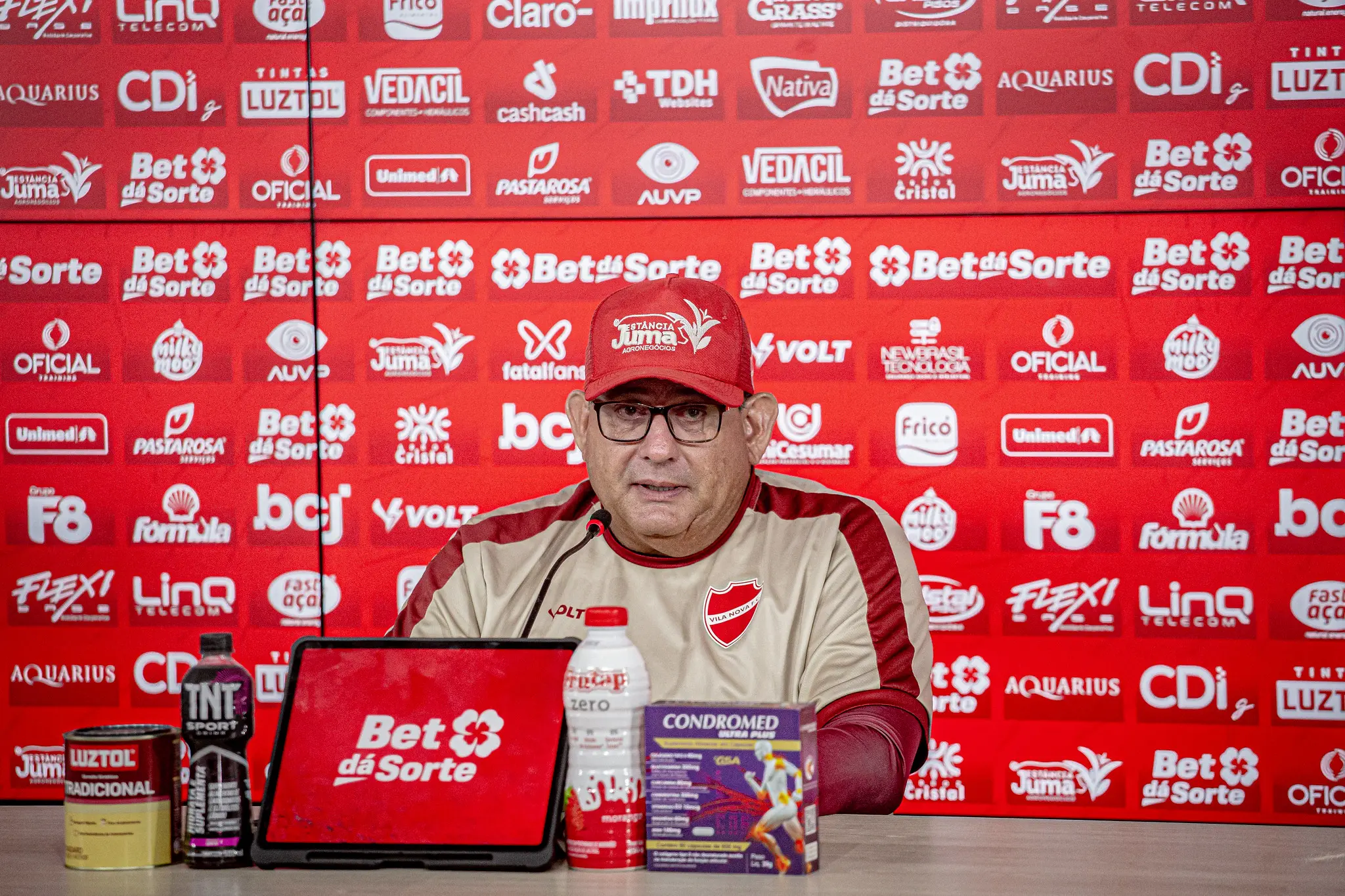 Guto elogia primeiro turno do Vila Nova, mas avisa “o sarrafo sobe”