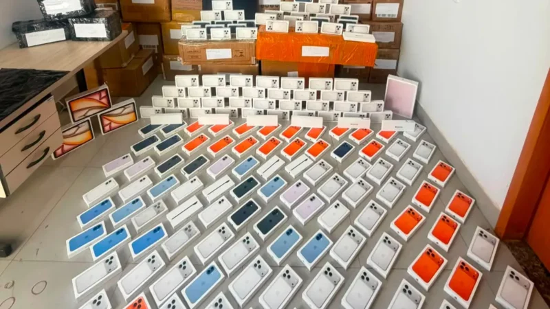 Homem preso com carga de eletrônicos avaliada em R$ 5 milhões