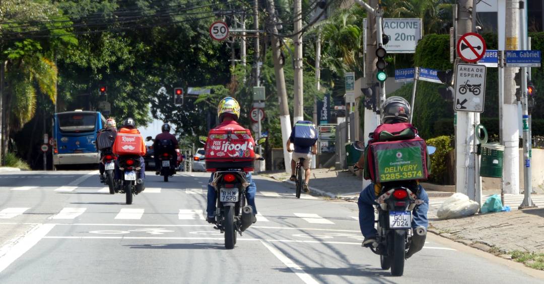 Setor de serviços recua 0,4% em maio após recuperação registrada em abril