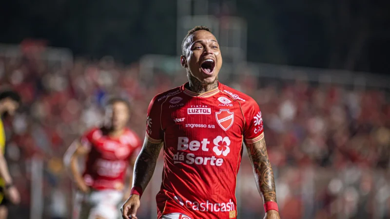 Janderson embala na Série B e assume protagonismo no Vila