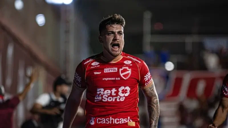 João Vieira amplia para o Vila Nova contra o Fortaleza; veja o gol