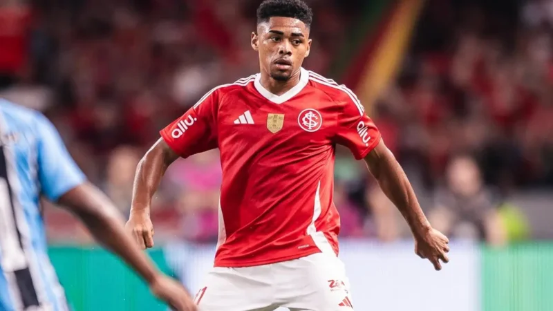 Jogador do Inter é suspenso até que Pec retorne aos treinos