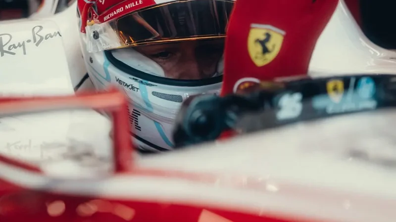 Leclerc encerra jejum da Ferrari e vence com safety car na pista