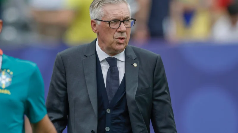 Maldini confirma que procurou Ancelotti para assumir a Itália