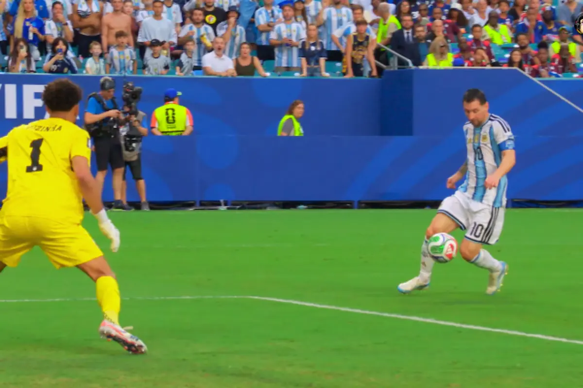 Messi marca no cara-a-cara com Vozinha