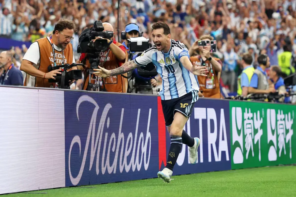 Messi supera Maradona e fica a uma assistência de Pelé em Copas