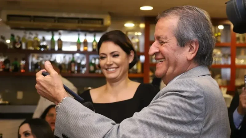 Michelle vai gravar vídeo de reconciliação com Flávio, diz Valdemar