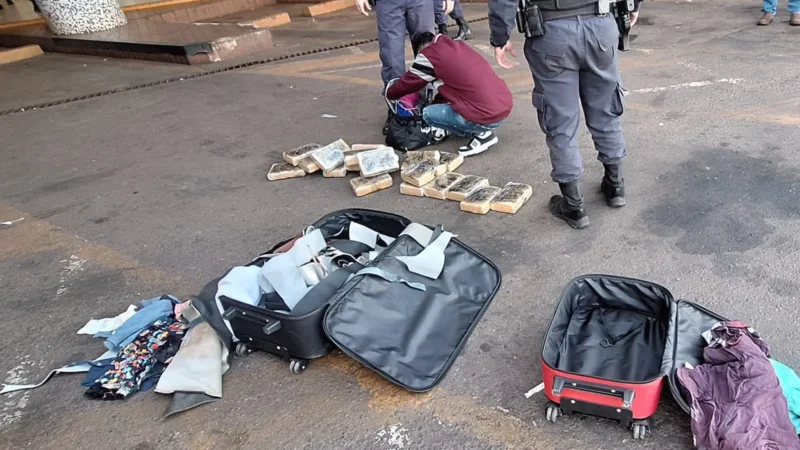 Mulher é presa com 20 kg de maconha em Jataí