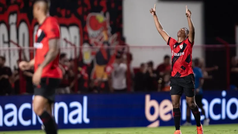 Na estreia de Roger Silva, Atlético vence o Fortaleza em casa