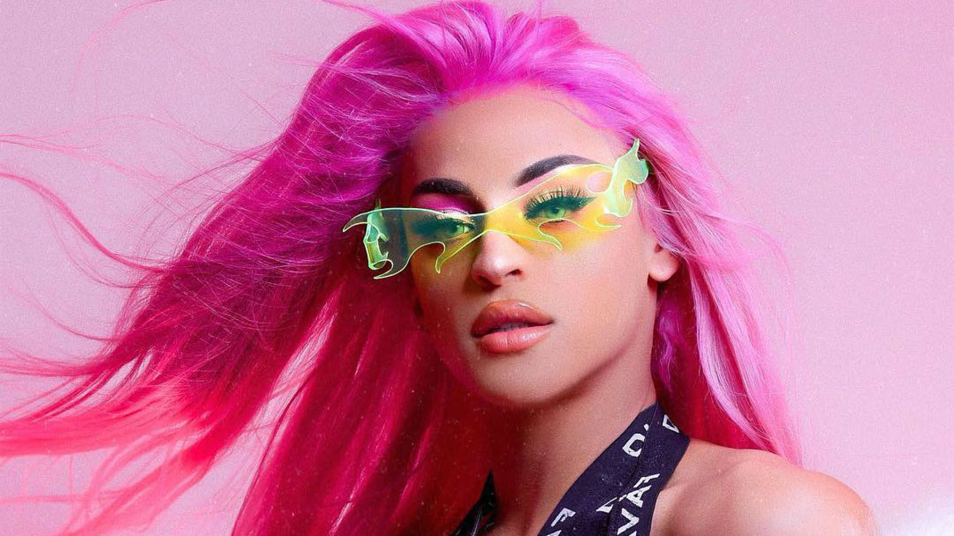Pabllo Vittar nua de fio-dental e detalhe chama atenção; fotos