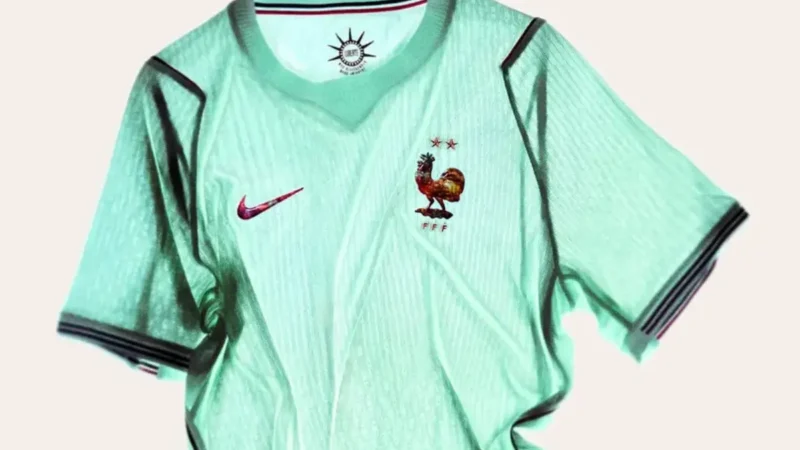 Por que a França está usando uniforme verde na Copa do Mundo