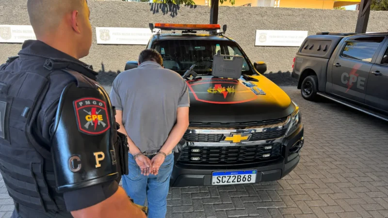 Prisão após postagem com arma em Goiânia gera debate jurídico