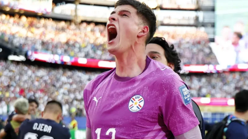 Quem é Orlando Gill, goleiro do Paraguai