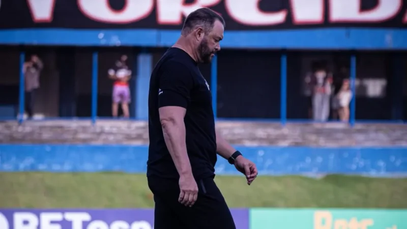 Roberto Fernandes não é mais técnico do Anápolis