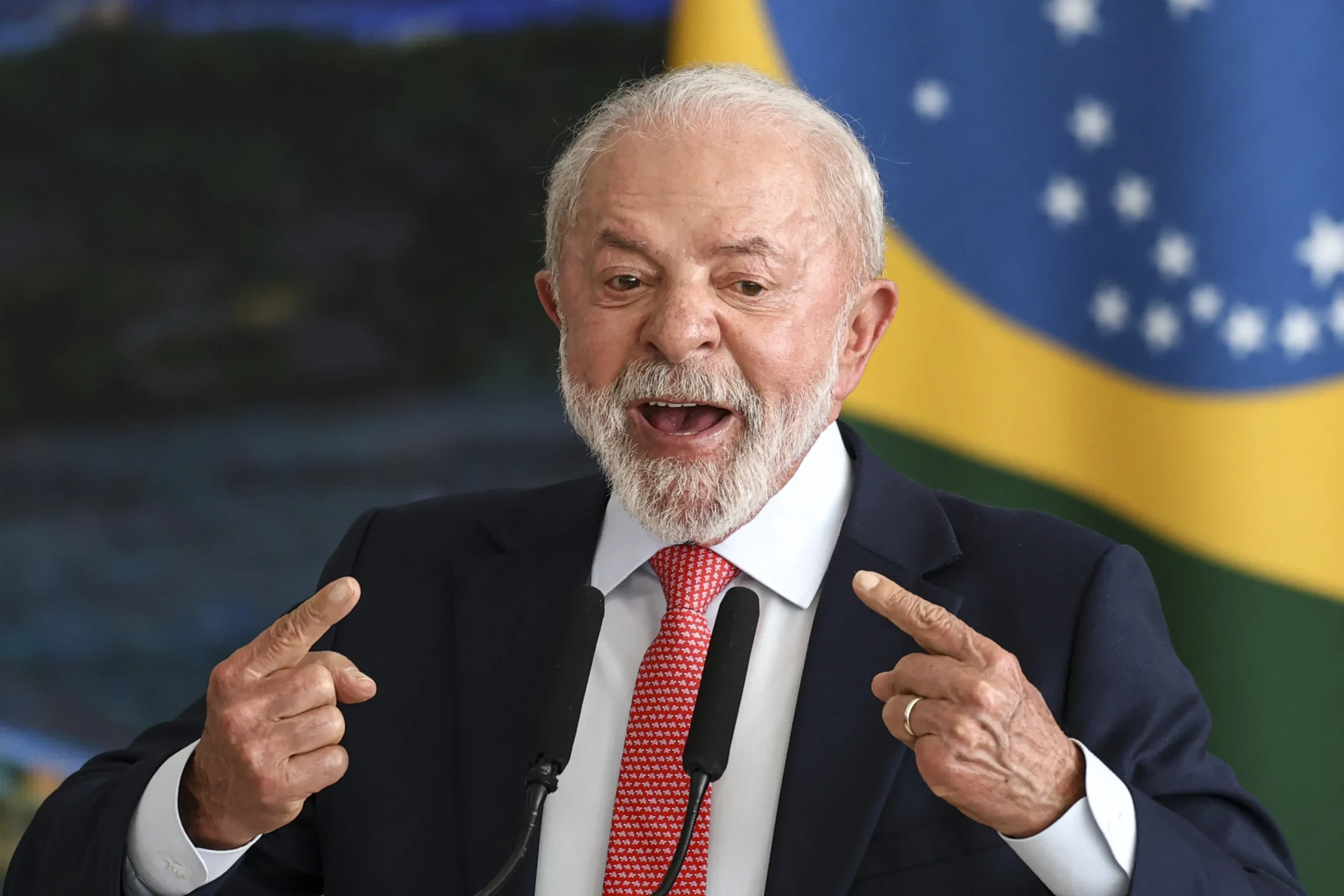 TSE dá 48 horas para Lula explicar publicações nas redes
