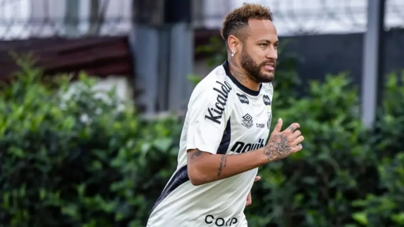 Veja como foi o retorno de Neymar ao Santos após a Copa