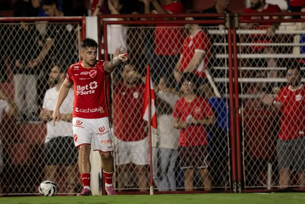 Vila Nova derrota Fortaleza e segue invicto no OBA nessa Série B