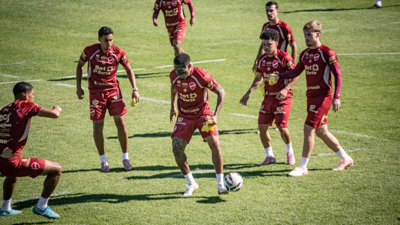 Vila Nova terá desfalques para encarar o Fortaleza; veja escalação