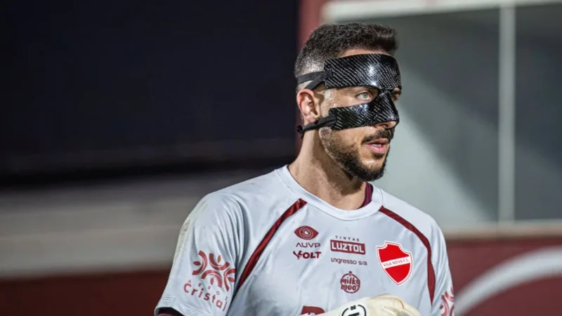 Vila dá zero chute a gol no primeiro tempo contra Juventude