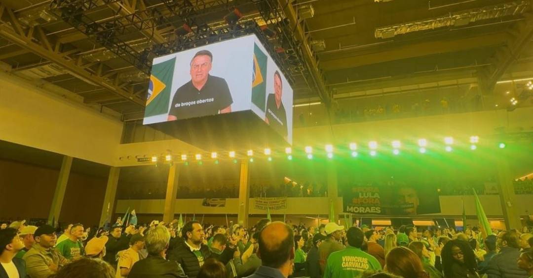 Moraes manda Bolsonaro explicar vídeo de IA — e clã pode ter problemas independentemente da resposta