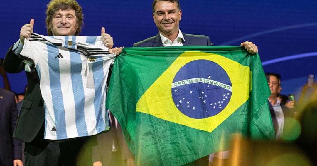 A estratégia de Flávio Bolsonaro que pode assustar o eleitor