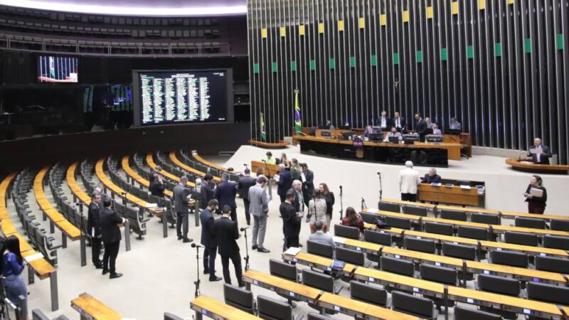 A tentativa de ex-deputados de reverter perda de mandato