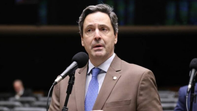 Deputado vê risco de crise diplomática após fala de ministro de Lula