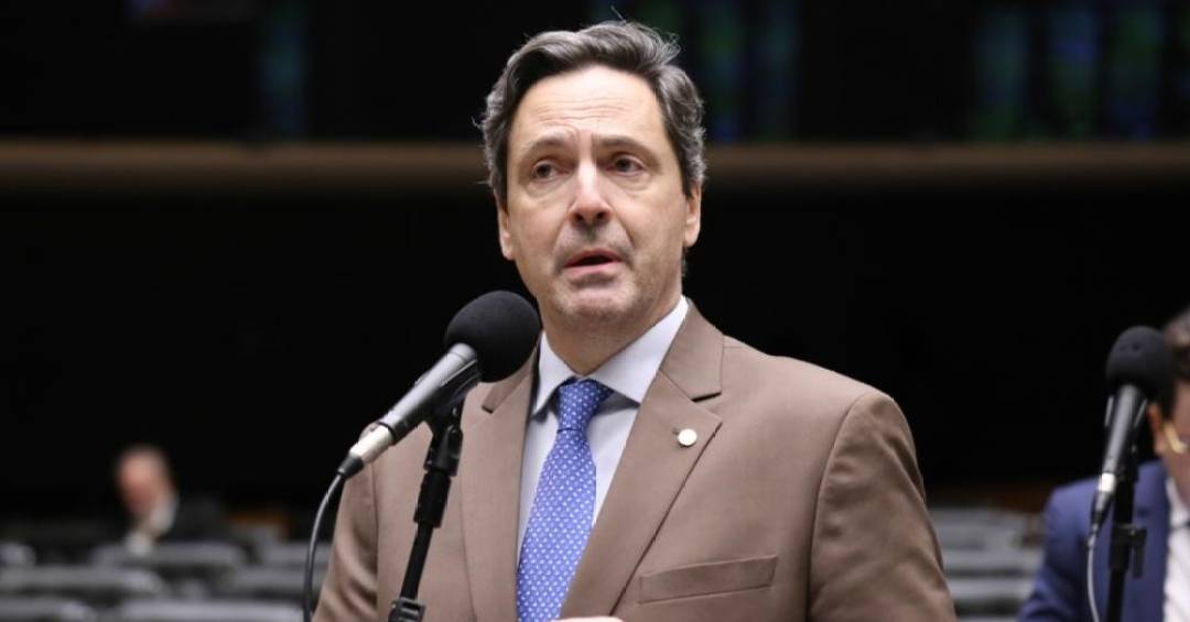 Deputado vê risco de crise diplomática após fala de ministro de Lula
