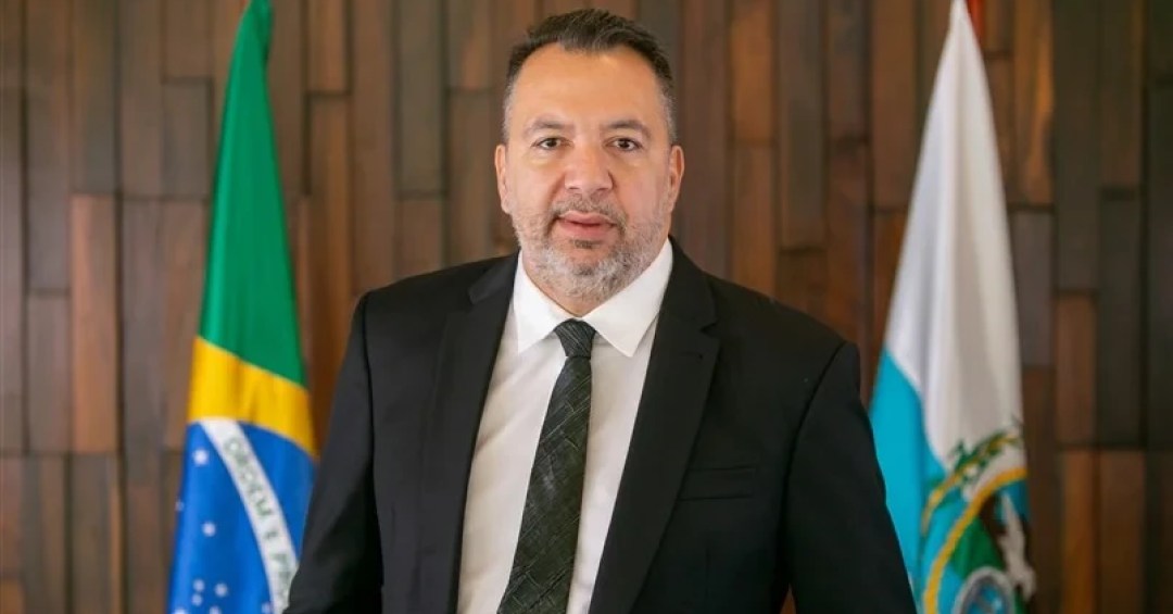 Moraes manda soltar ex-prefeito de Belford Roxo preso em operação da PF com fuzil no carro