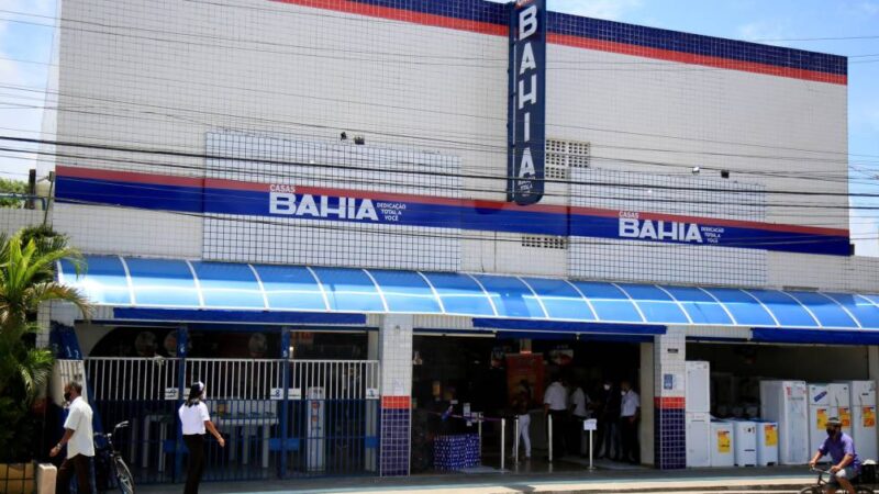 Crise na Casas Bahia: juros e concorrência do e-commerce asfixiam o varejo físico