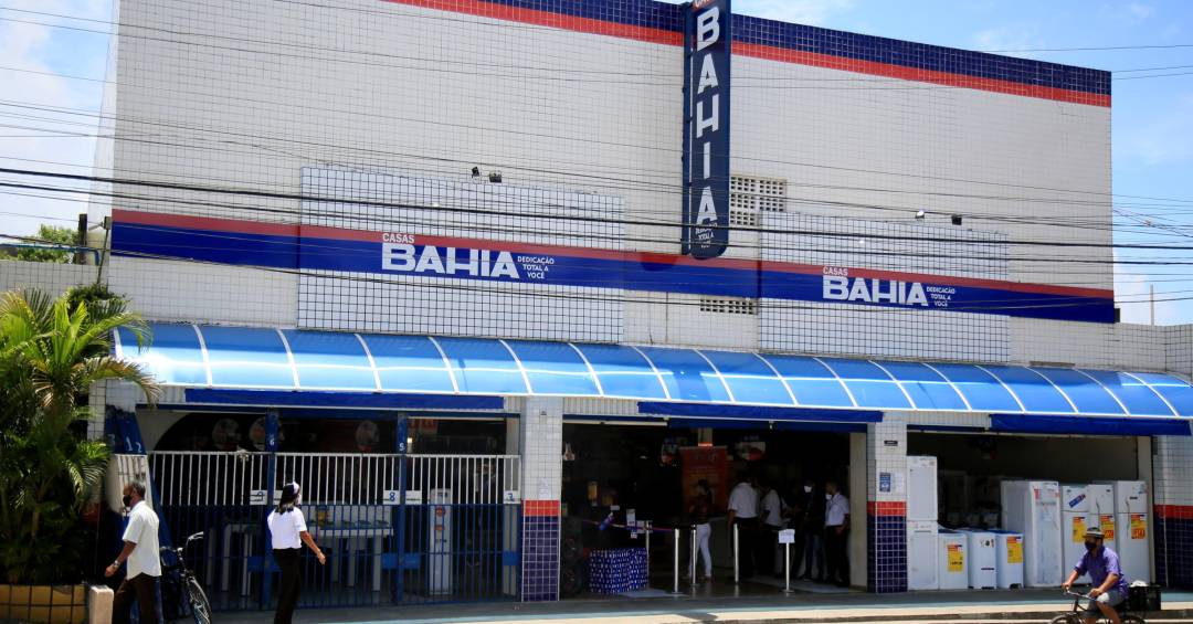 Crise na Casas Bahia: juros e concorrência do e-commerce asfixiam o varejo físico