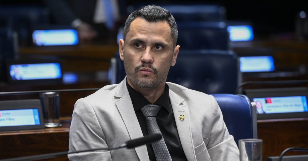 Em nova reviravolta, Cleitinho anuncia que será candidato ao governo de Minas