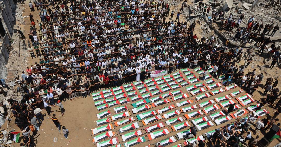 Três anos depois, Gaza enterra 112 pessoas da mesma família vítimas de ataque israelense