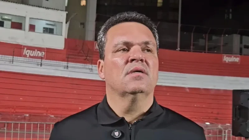 Adson Batista faz apelo à torcida antes de clássico com Vila Nova