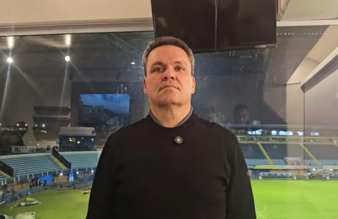 Adson não descarta emprestar meias: “Quero desafogar a folha”