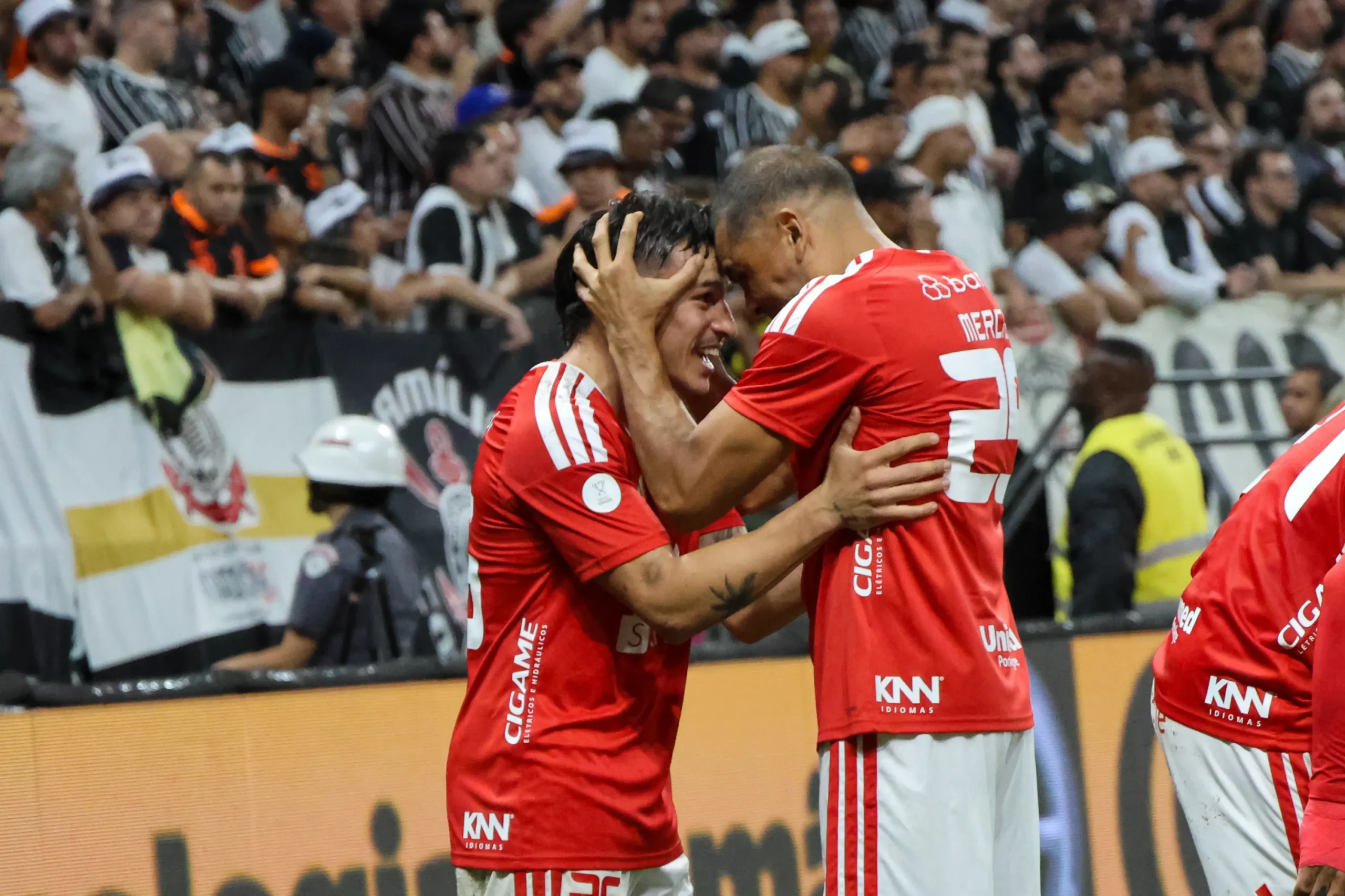 Apesar de derrota, Inter elimina Corinthians na Copa do Brasil