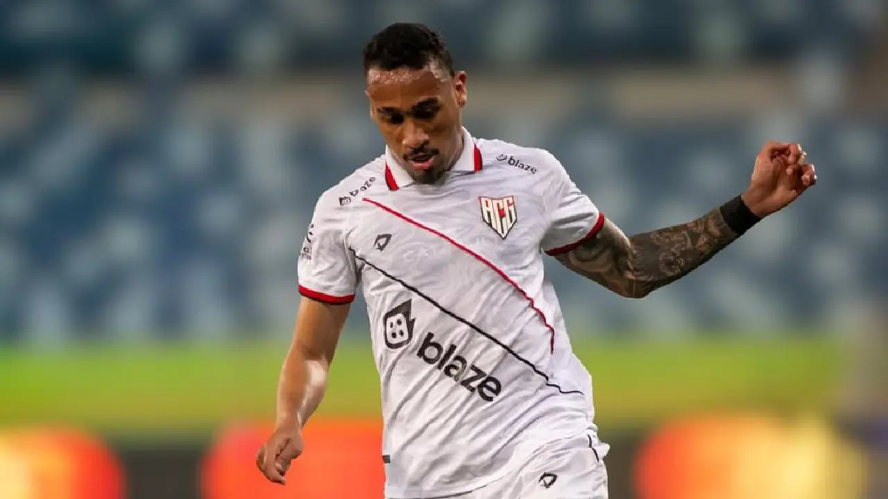 Atlético conta com retorno de lateral e atacante para o clássico