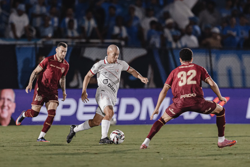 Atlético e Londrina criam chances, mas ficam no 0 a 0 pela Série B