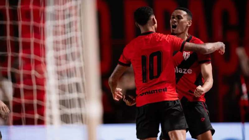 Atlético vence o Botafogo-SP e se aproxima do G-6