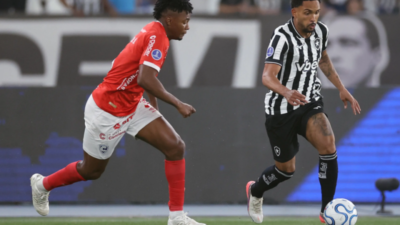 Botafogo bate Cienciano, mas placar agregado decreta eliminação