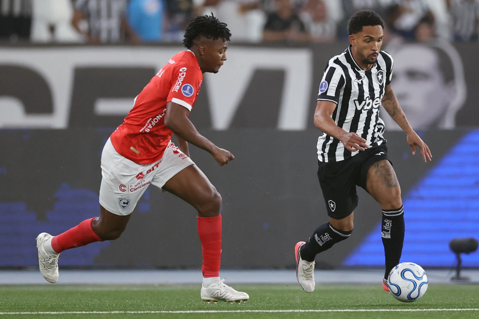 Botafogo bate Cienciano, mas placar agregado decreta eliminação