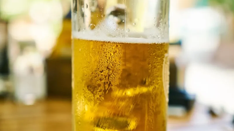 Caminhoneiro teria sido roubado após aceitar bebida de desconhecida em Anápolis