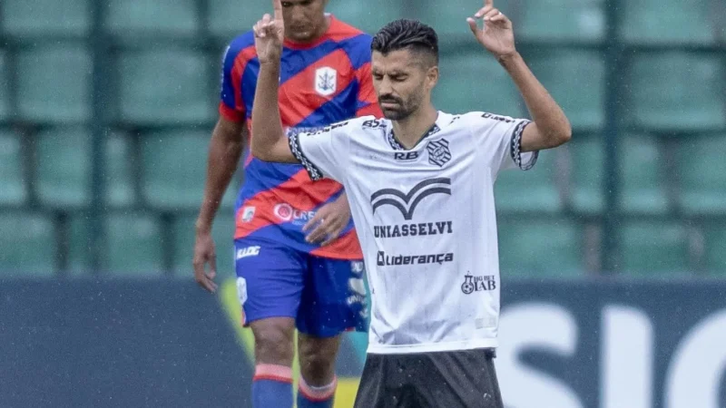 Campeão pelo Atlético está sem clube após deixar o Figueirense