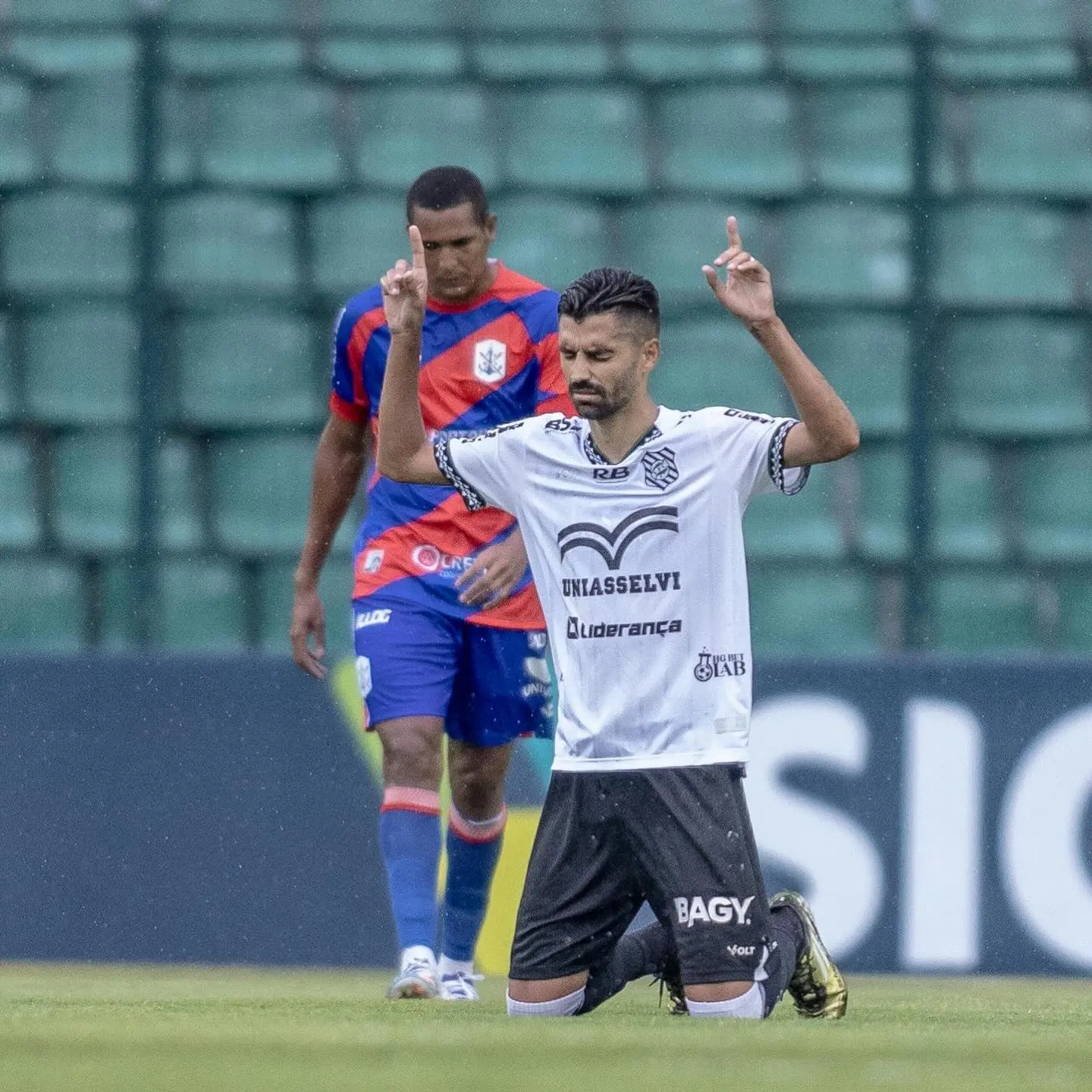 Campeão pelo Atlético está sem clube após deixar o Figueirense